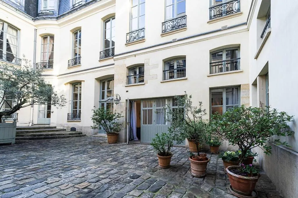 Place Des Vosges-Marrais Paris França